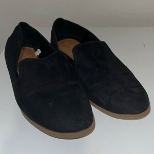 Target, universal thread women’s size 9 faux suede black loafer
